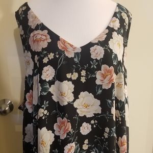 Torrid size 3 sleeveless floral top.